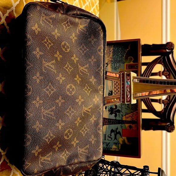 LOUIS VUITTON Monogram Trousse Toilette 28~ will come with COA - Picture 1 of 10